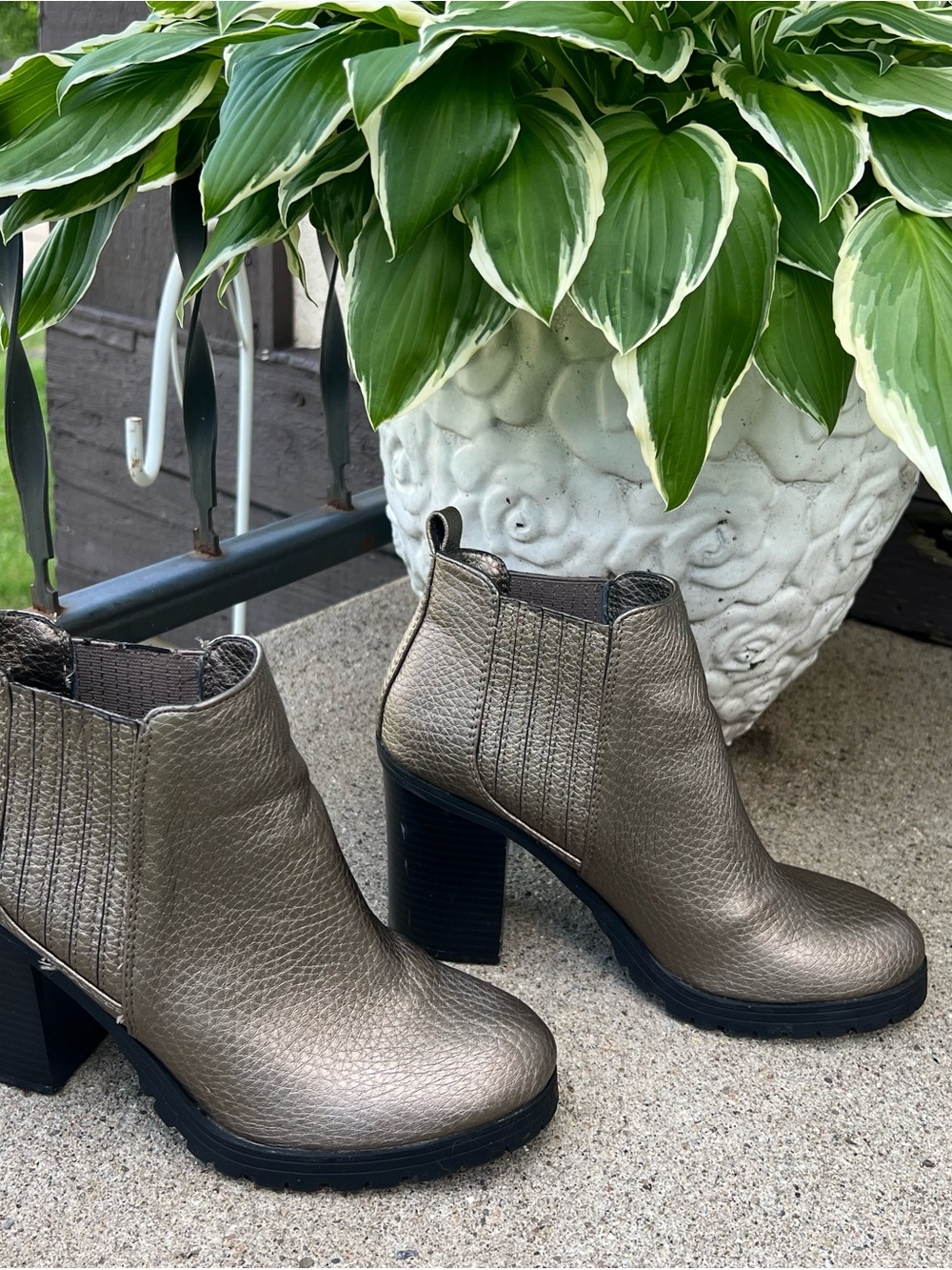 Sam & Libby Metallic Bronze Chelsea Ankle Boots